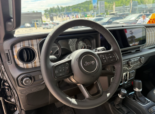 2026 Jeep Wrangler 4-Door 85TH ANNIVERSARY in Mont-Tremblant, Quebec - 7 - w1024h768px