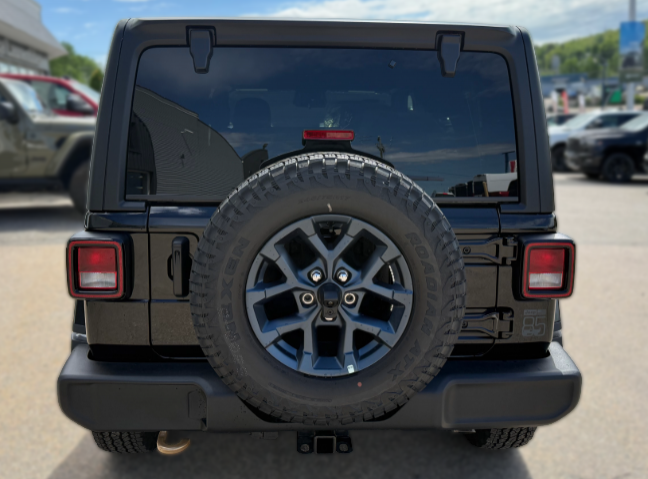 2026 Jeep Wrangler 4-Door 85TH ANNIVERSARY in Mont-Tremblant, Quebec - 5 - w1024h768px