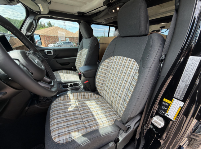 2026 Jeep Wrangler 4-Door 85TH ANNIVERSARY in Mont-Tremblant, Quebec - 10 - w1024h768px