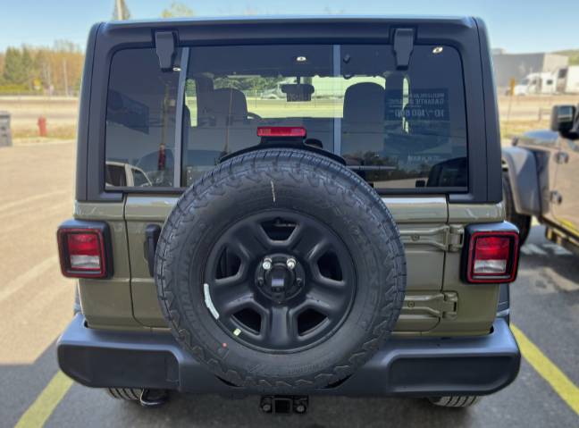 2026 Jeep Wrangler SPORT in Mont-Tremblant, Quebec - 5 - w1024h768px