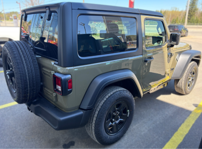 2026 Jeep Wrangler SPORT in Mont-Tremblant, Quebec - 4 - w1024h768px