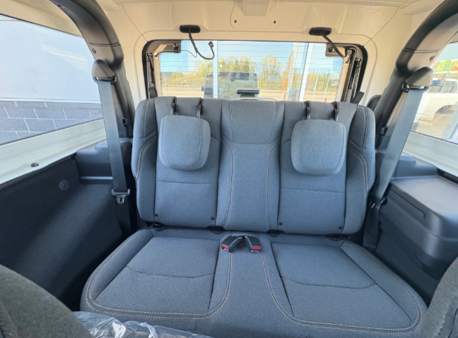 2026 Jeep Wrangler SPORT in Mont-Tremblant, Quebec - 8 - w1024h768px