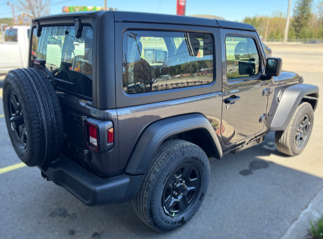 2026 Jeep Wrangler SPORT in Mont-Tremblant, Quebec - 4 - w1024h768px