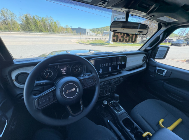 2026 Jeep Wrangler SPORT in Mont-Tremblant, Quebec - 9 - w1024h768px