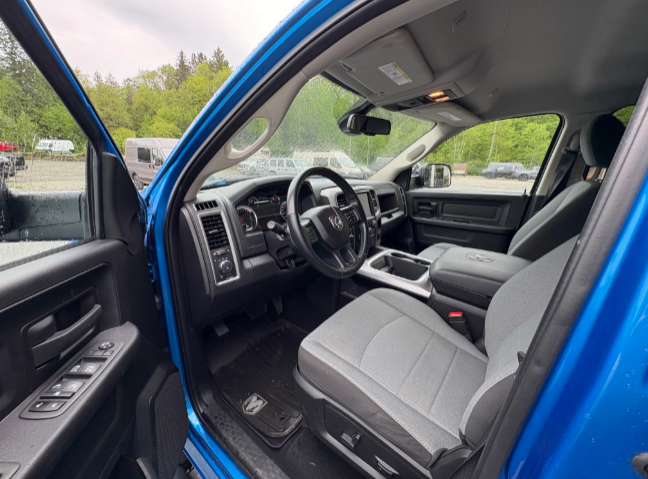 Ram 1500 Classic Express 2023 à Mont-Tremblant, Québec - 6 - w1024h768px