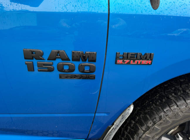 Ram 1500 Classic Express 2023 à Mont-Tremblant, Québec - 5 - w1024h768px