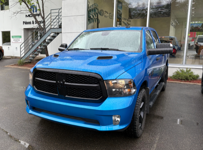 Ram 1500 Classic Express 2023 à Mont-Tremblant, Québec - 2 - w1024h768px