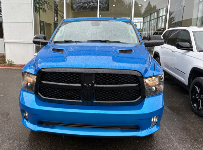 Ram 1500 Classic Express 2023 à Mont-Tremblant, Québec - 3 - w1024h768px
