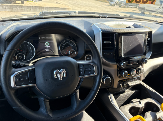 2026 Ram 1500 EXPRESS in Mont-Tremblant, Quebec - 7 - w1024h768px