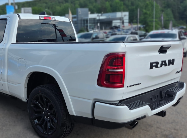 Ram 1500 LIMITED 2026 à Mont-Tremblant, Québec - 6 - w1024h768px
