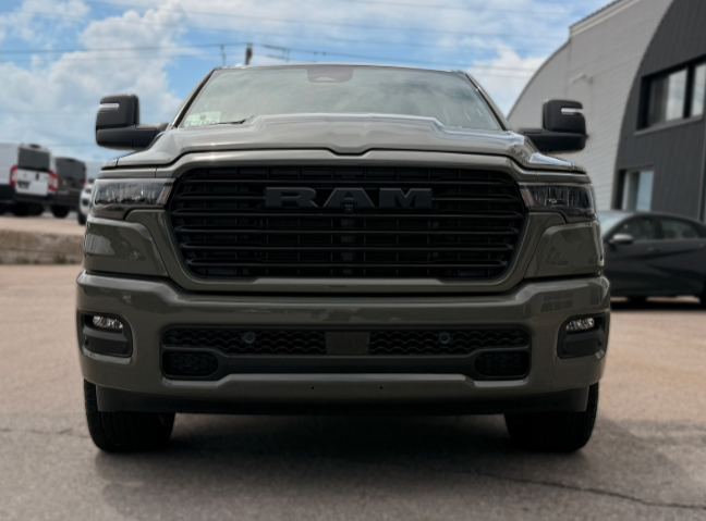 2026 Ram 1500 SPORT in Mont-Tremblant, Quebec - 2 - w1024h768px
