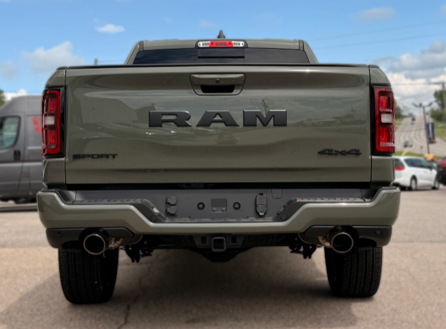 2026 Ram 1500 SPORT in Mont-Tremblant, Quebec - 5 - w1024h768px