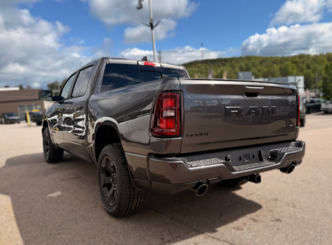 2026 Ram 1500 SPORT in Mont-Tremblant, Quebec - 3 - w1024h768px