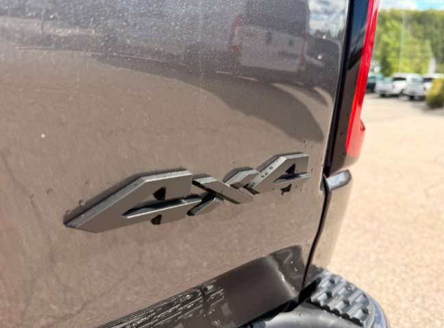 2026 Ram 1500 SPORT in Mont-Tremblant, Quebec - 7 - w1024h768px