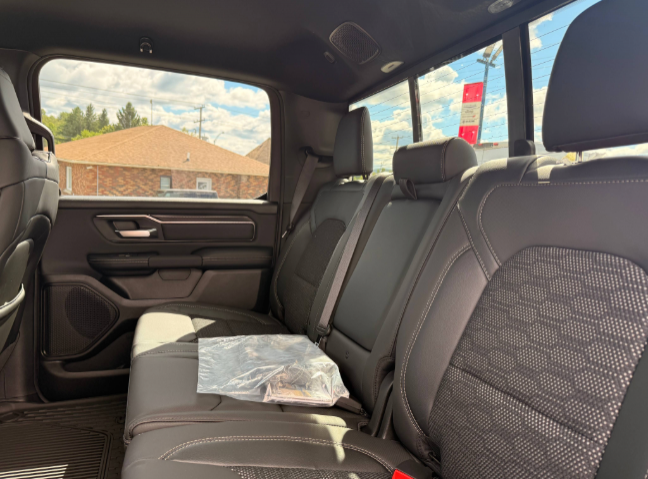 2026 Ram 1500 SPORT in Mont-Tremblant, Quebec - 13 - w1024h768px