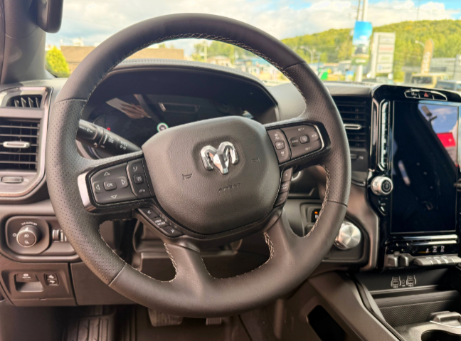 2026 Ram 1500 SPORT in Mont-Tremblant, Quebec - 10 - w1024h768px