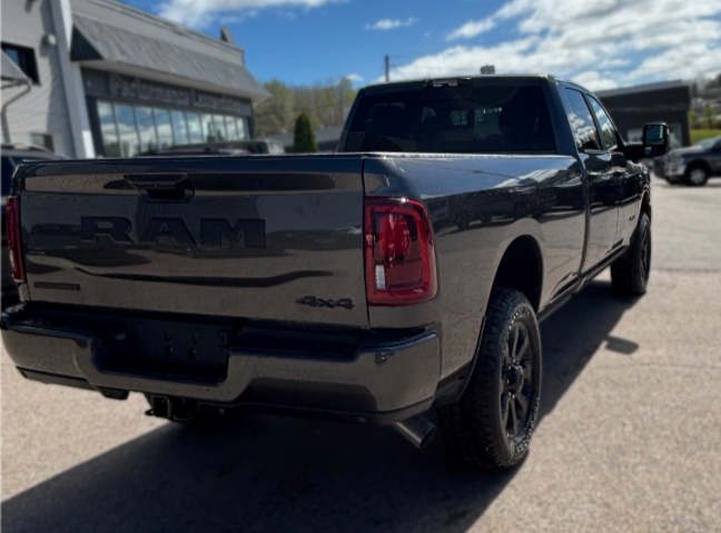 2026 Ram 2500 BIG HORN in Mont-Tremblant, Quebec - 3 - w1024h768px