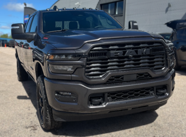 2026 Ram 2500 BIG HORN in Mont-Tremblant, Quebec - 2 - w1024h768px