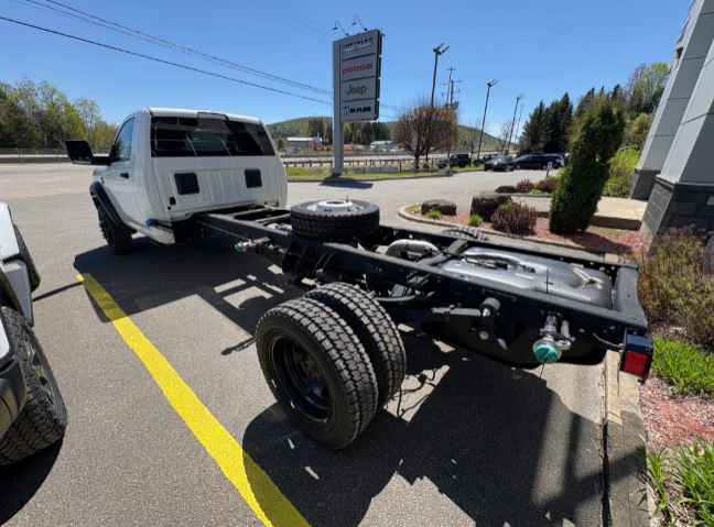 2025 Ram 5500 TRADESMAN in Mont-Tremblant, Quebec - 9 - w1024h768px