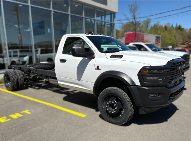 2025 Ram 5500 TRADESMAN in Mont-Tremblant, Quebec - 3 - w1024h768px
