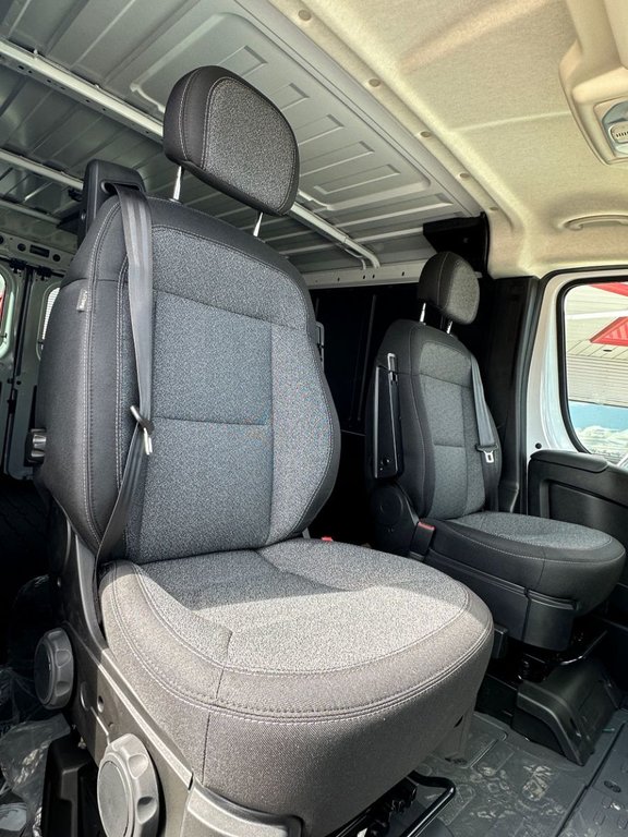 2024 Ram PROMASTER CARGO VAN 1500 SLT+ in Mont-Tremblant, Quebec - 5 - w1024h768px