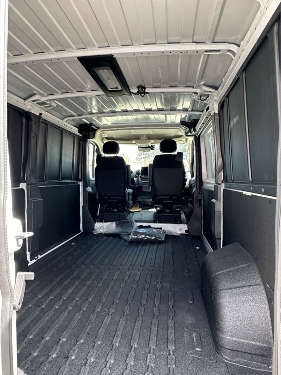 2024 Ram PROMASTER CARGO VAN 1500 SLT+ in Mont-Tremblant, Quebec - 12 - w1024h768px