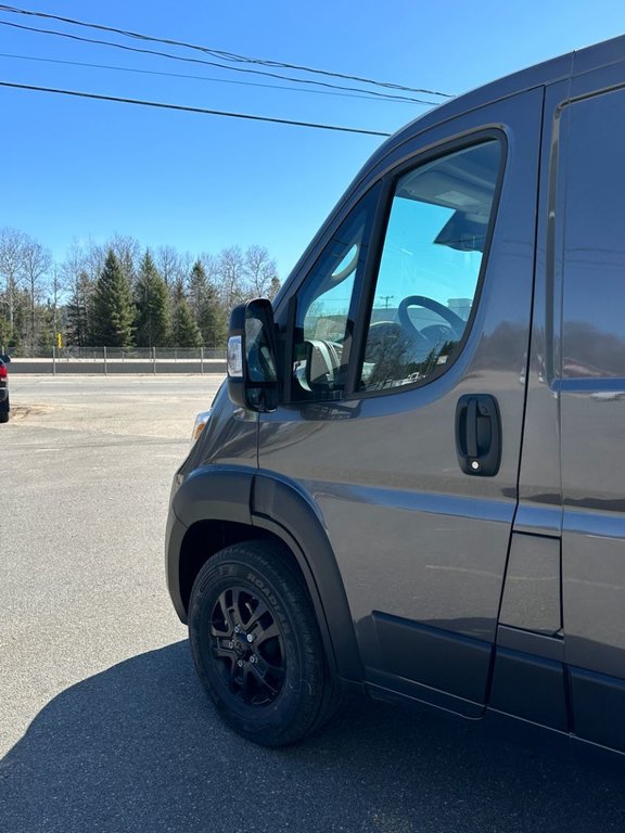 2024 Ram PROMASTER CARGO VAN 1500 SLT+ in Mont-Tremblant, Quebec - 11 - w1024h768px
