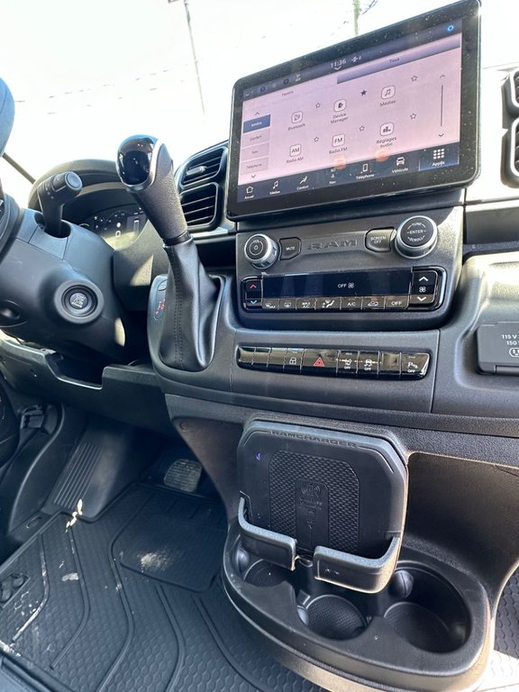 2024 Ram PROMASTER CARGO VAN 1500 SLT+ in Mont-Tremblant, Quebec - 25 - w1024h768px