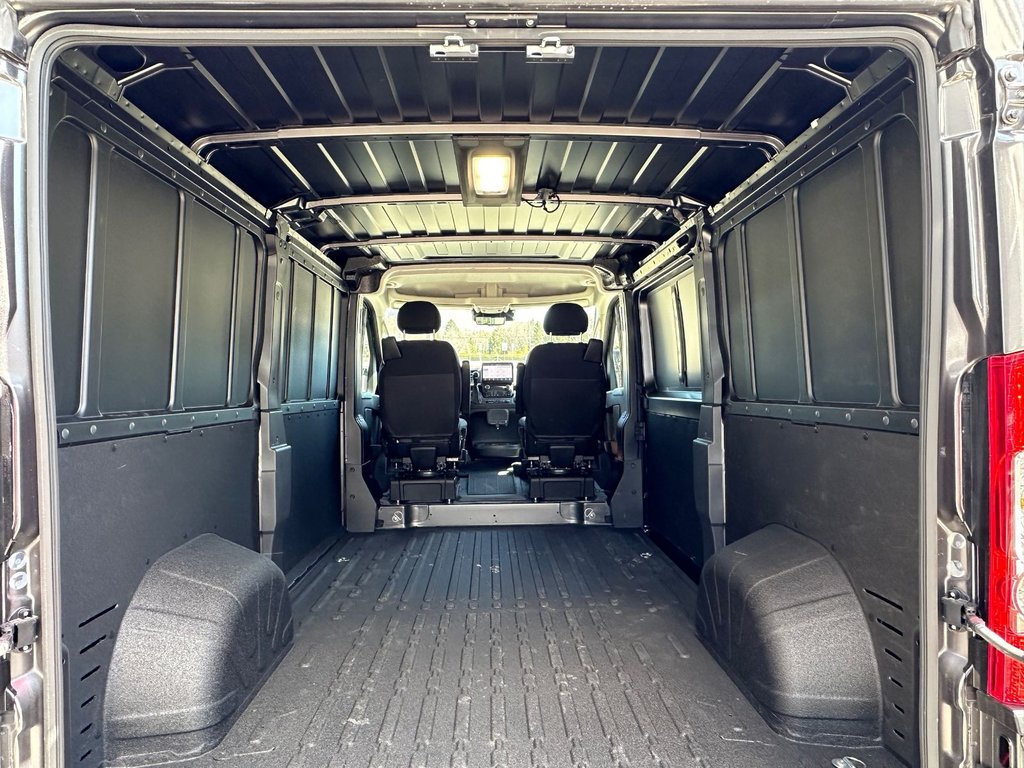 2024 Ram PROMASTER CARGO VAN 1500 SLT+ in Mont-Tremblant, Quebec - 17 - w1024h768px