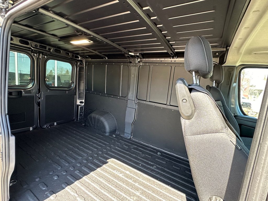 2024 Ram PROMASTER CARGO VAN 1500 SLT+ in Mont-Tremblant, Quebec - 27 - w1024h768px