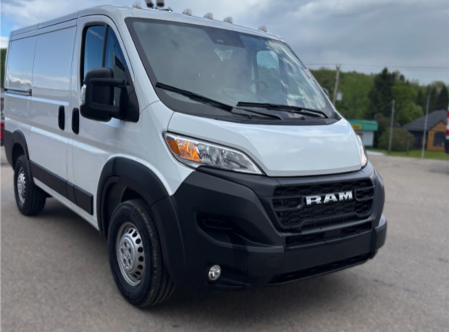Ram Promaster Cargo Van 1500 TRADESMAN W/ PASS SEAT 2025 à Mont-Tremblant, Québec - 2 - w1024h768px