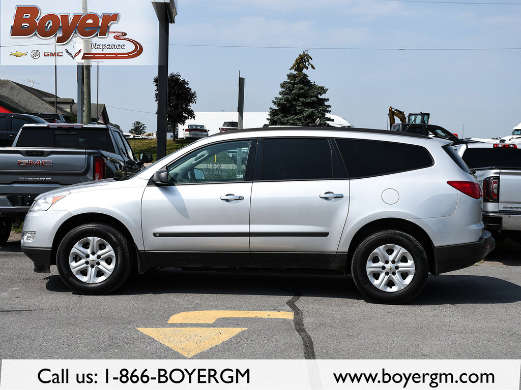 2010 Chevrolet Traverse LS FWD in Napanee, Ontario - 6 - w1024h768px