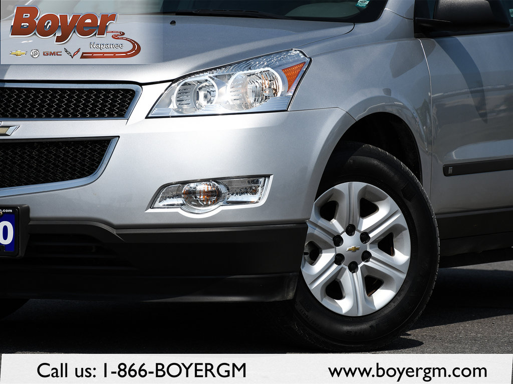 2010 Chevrolet Traverse LS FWD in Pickering, Ontario - 2 - w1024h768px