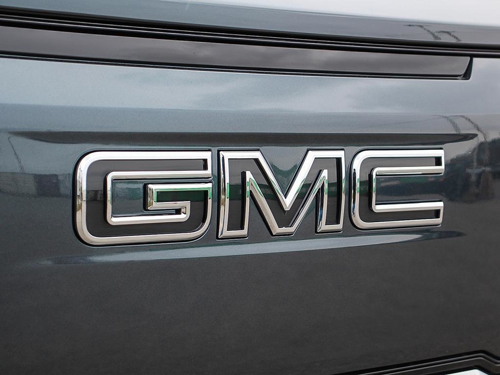 2025 GMC Sierra EV in Pickering, Ontario - 9 - w1024h768px