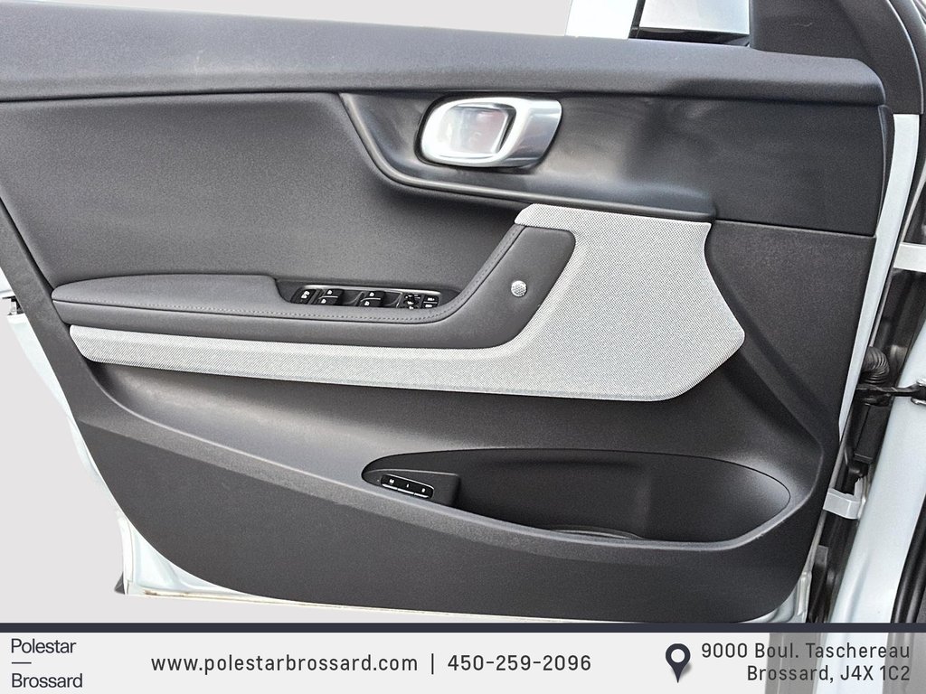 Polestar 2 Plus 2024 à Laval, Québec - 11 - w1024h768px