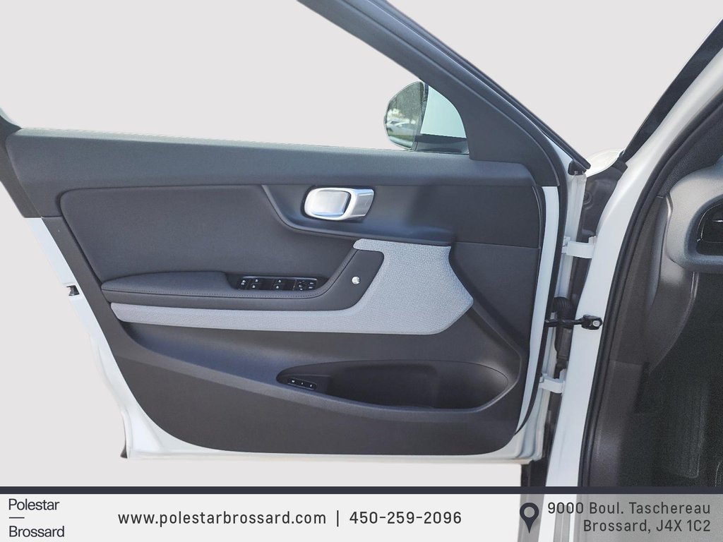 Polestar 2 LRDM PILOT & PLUS PACKS 2025 à Laval, Québec - 11 - w1024h768px