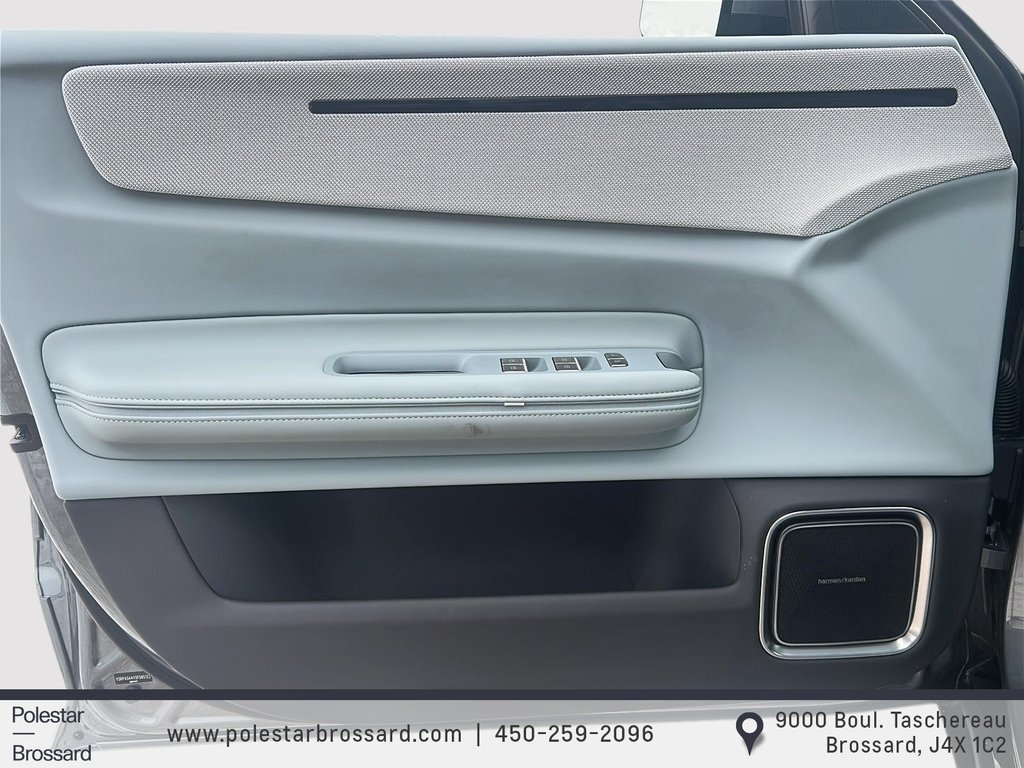 Polestar 4 BASE 2025 à Brossard, Québec - 11 - w1024h768px