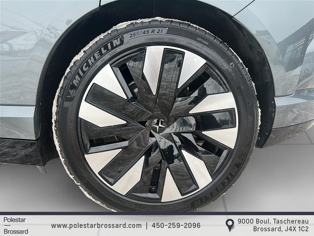 Polestar 4 BASE 2025 à Brossard, Québec - 7 - w1024h768px