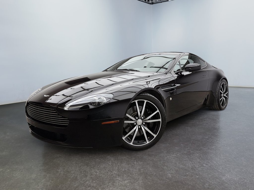 Aston Martin Vantage Manual Black Cherry metallic 2006 à Laval, Québec - 1 - w1024h768px