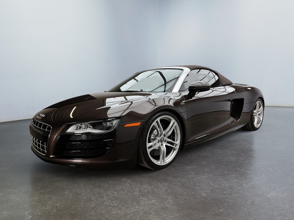 2011  R8 Spyder Auto 5.2L in Laval, Quebec - 1 - w1024h768px