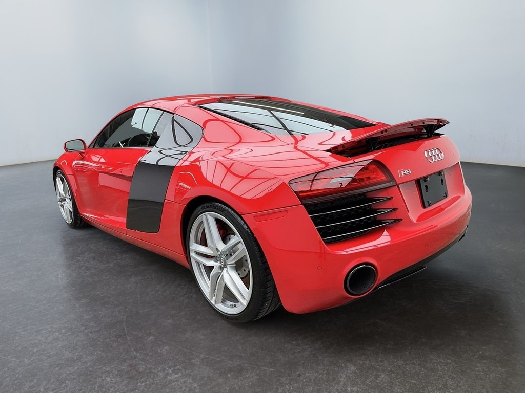 2015  R8 Automatique V8 in Laval, Quebec - 3 - w1024h768px