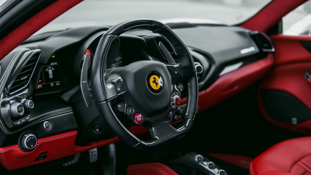 2017  488 GTB 1an garantie Ferrari offert/Carbon steering wheel, in Laval, Quebec - 23 - w1024h768px