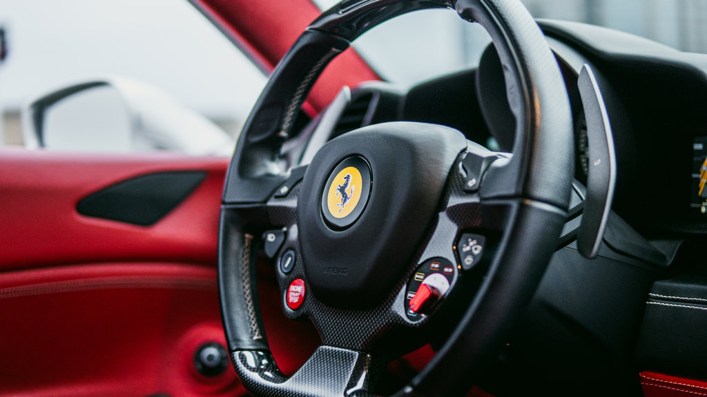 2017  488 GTB 1an garantie Ferrari offert/Carbon steering wheel, in Laval, Quebec - 35 - w1024h768px