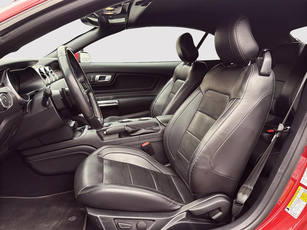 2020 Ford Mustang EcoBoost Convertible in Laval, Quebec - 18 - w1024h768px