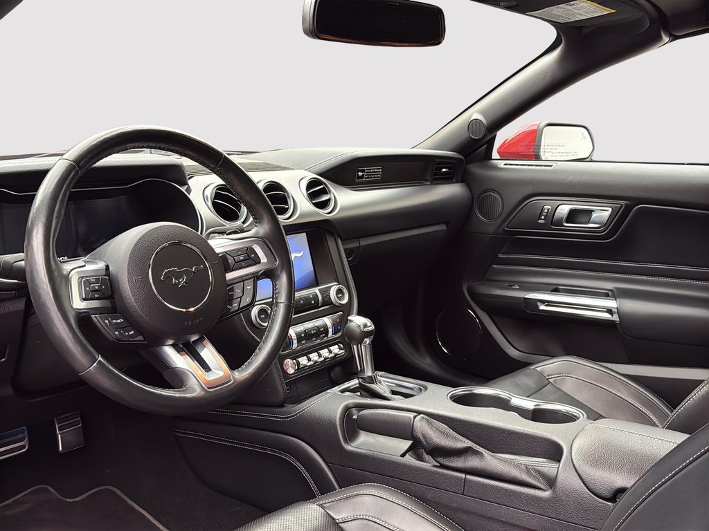 2020 Ford Mustang EcoBoost Convertible in Laval, Quebec - 17 - w1024h768px