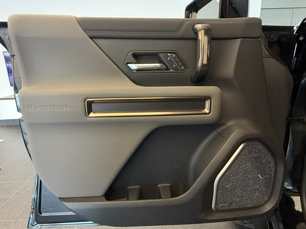 2024 GMC HUMMER EV SUV E4WD 4dr 2X in Laval, Quebec - 21 - w1024h768px