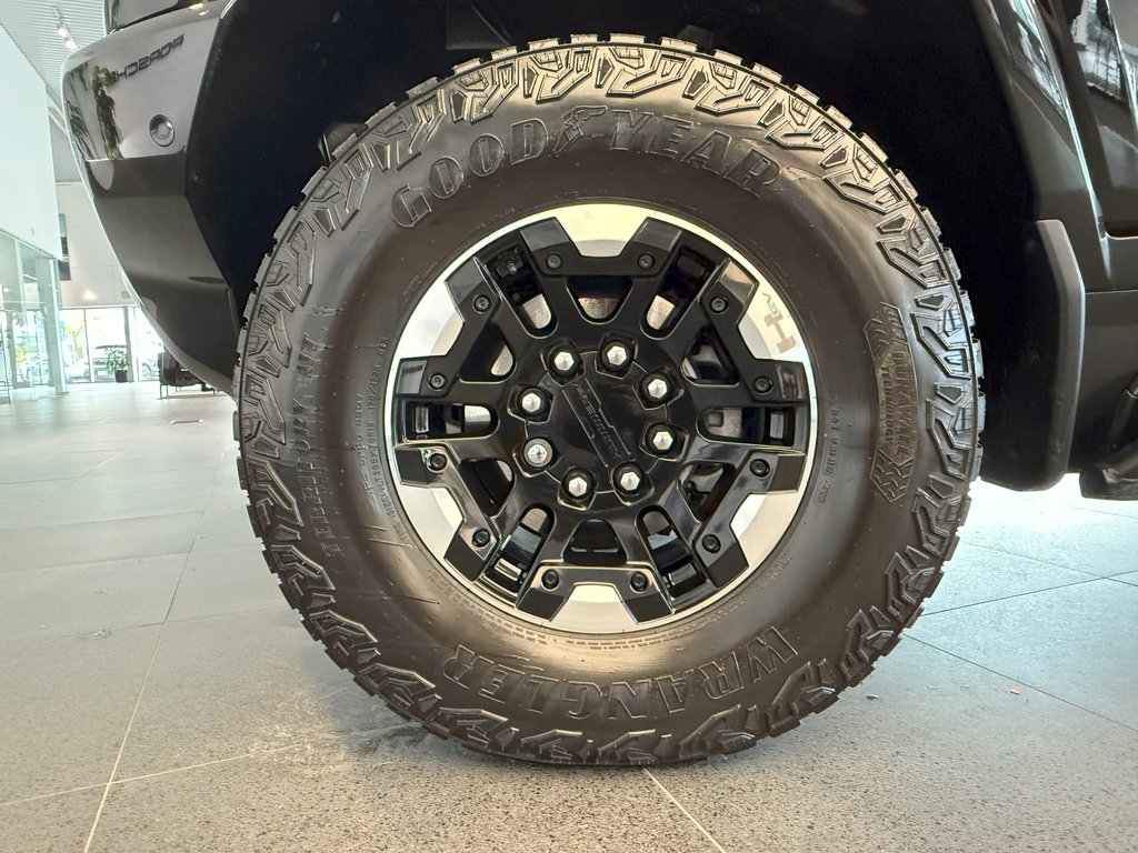 2024 GMC HUMMER EV SUV E4WD 4dr 2X in Laval, Quebec - 7 - w1024h768px