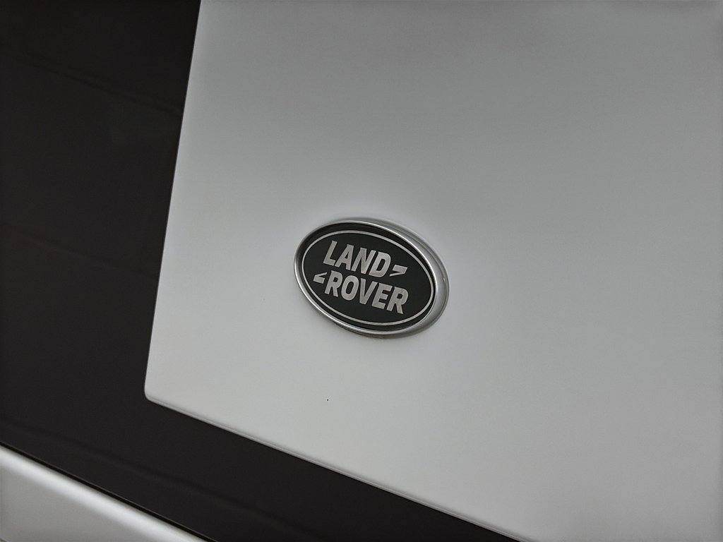 Land Rover Defender 110 X-Dynamic SE AWD 2022 à Laval, Québec - 14 - w1024h768px