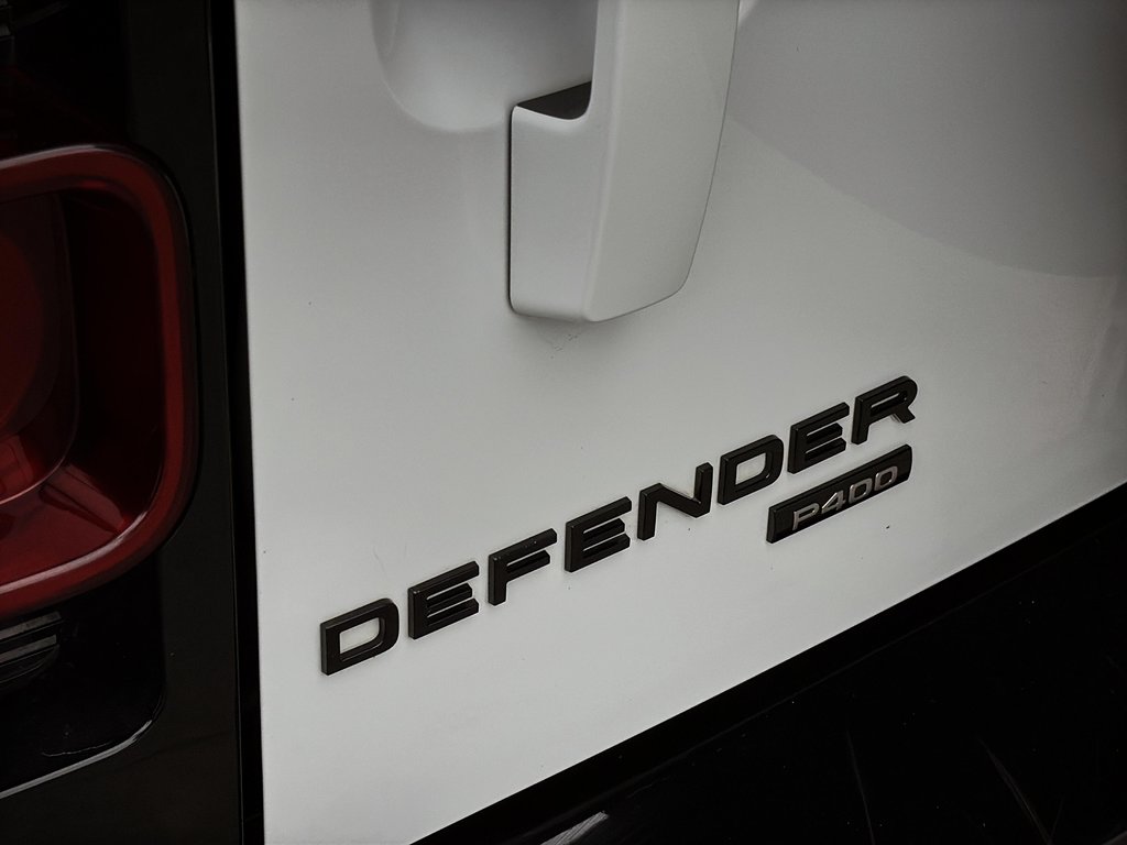 Land Rover Defender 110 X-Dynamic SE AWD 2022 à Laval, Québec - 9 - w1024h768px