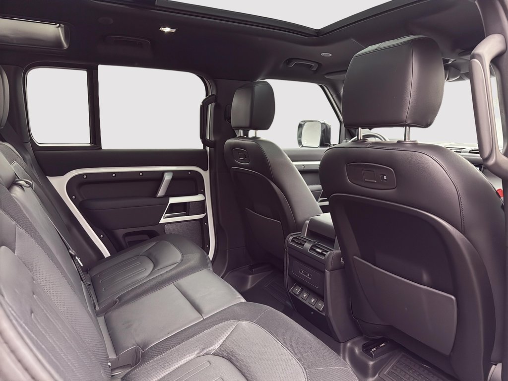Land Rover Defender 110 X-Dynamic SE AWD 2022 à Laval, Québec - 31 - w1024h768px